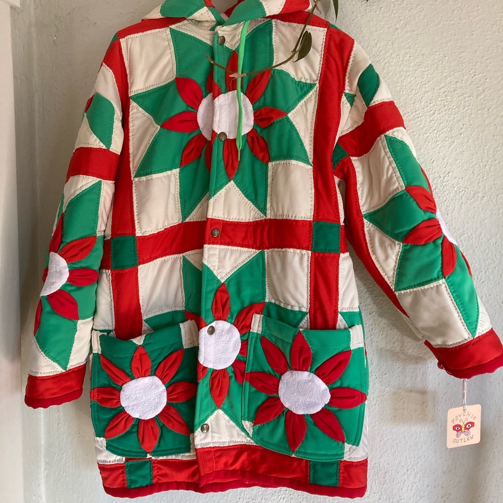 Psychic Outlaw quilt coat with hood. Size large. NWT. Handmade with pockets.
